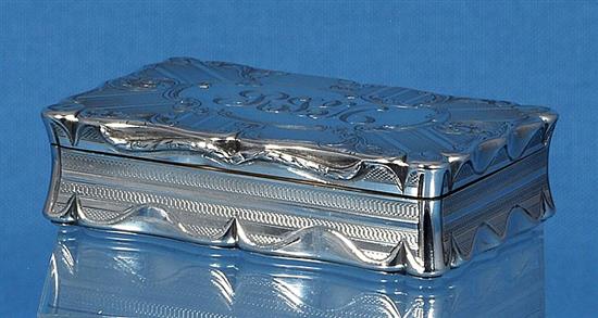 An early Victorian engine turned silver table snuff box, by Edward Smith, Length 92mm. Weight 5.6oz/176grms